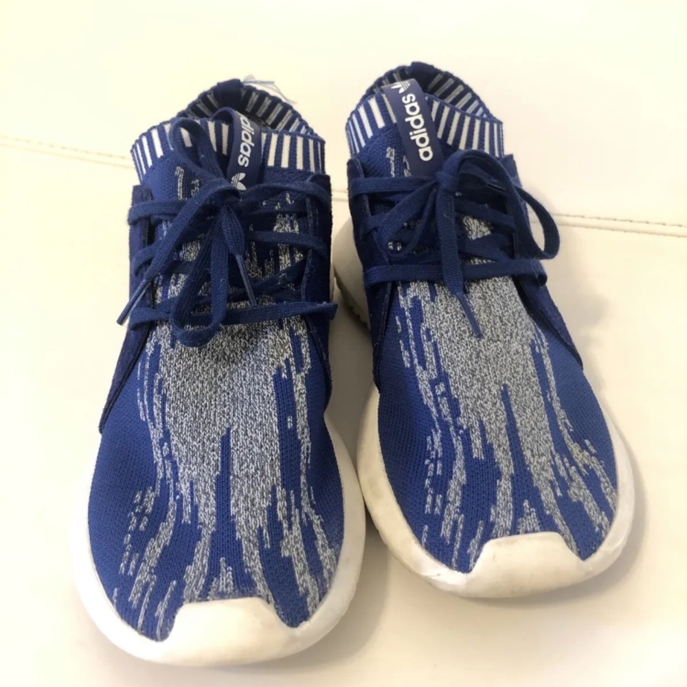 adidas women’s blue knit sneakers size 7 S79885